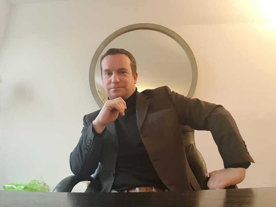 chris office